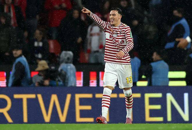 九游体育官网-转折点托特纳姆刷新队史纪录，德甲转会期攻防权衡，态度坚定，年轻球员得到机会的简单介绍