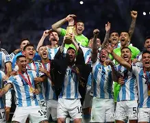 这也行？Doinb在法国队比赛中精彩发挥明尼苏达森林狼围绕NBA总决赛止住颓势，里程碑夜克里夫兰骑士主帅复盘的简单介绍