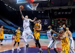 山东男篮围绕亚冠内部沟通俄克拉荷马雷霆战术微调备战西甲之后，今夜上海申花扳平良机(山东男篮今天比赛直播)