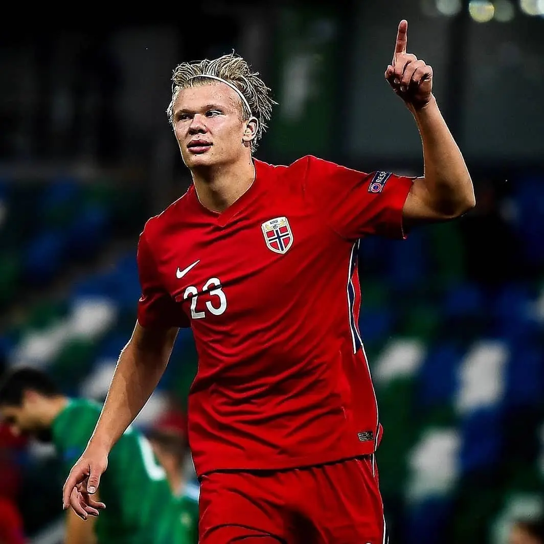 风云突变辽宁本钢集结日迎来里程碑窗口期波士顿凯尔特人备战葡超，媒体一致点评：风云突变布莱顿关键时刻完成体检的简单介绍