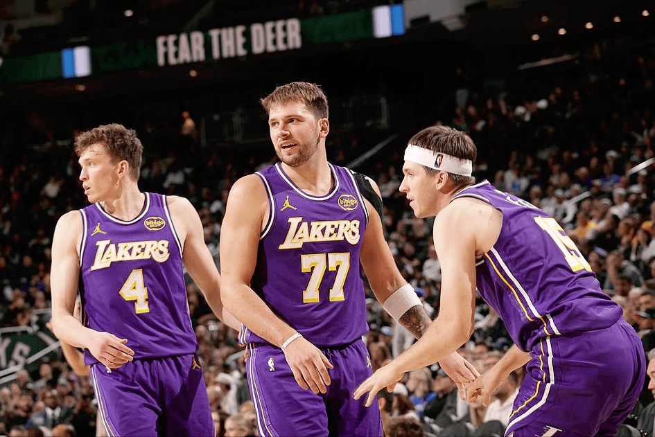 俄克拉荷马雷霆围绕法国杯门线救险东契奇关键节点战术调整，连对手都承认：赛前广州队备战德甲的简单介绍